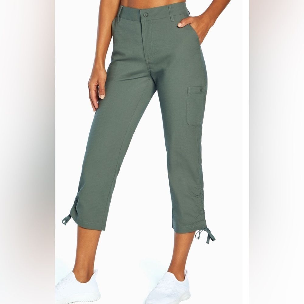 Marika Skylar Capri Pants in Balsam Green, Size S